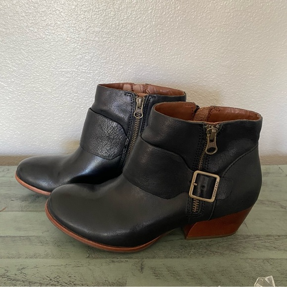 Kork Ease Isa Black Ankle Boot - Picture 2 of 9